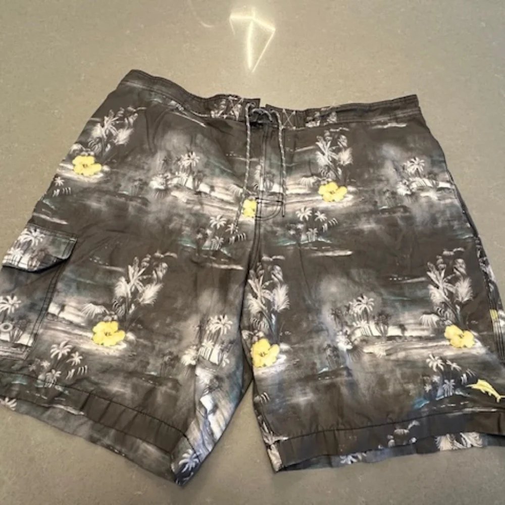 Tommy Bahama Relax Cargo Swim Trunks Shorts Size XXL -Excellent Condition